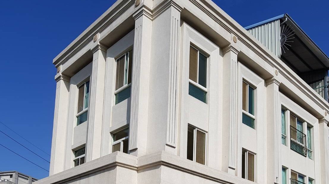 台中外牆清洗｜住宅外牆、玻璃採光罩與帷幕建築案例︱潔管家清潔