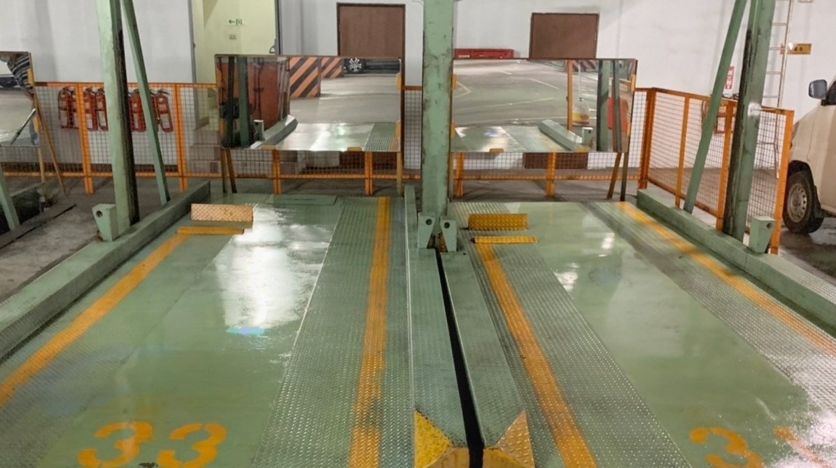 台中公設清潔︱大樓地下室機械停車位油污去除案例︱潔管家清潔